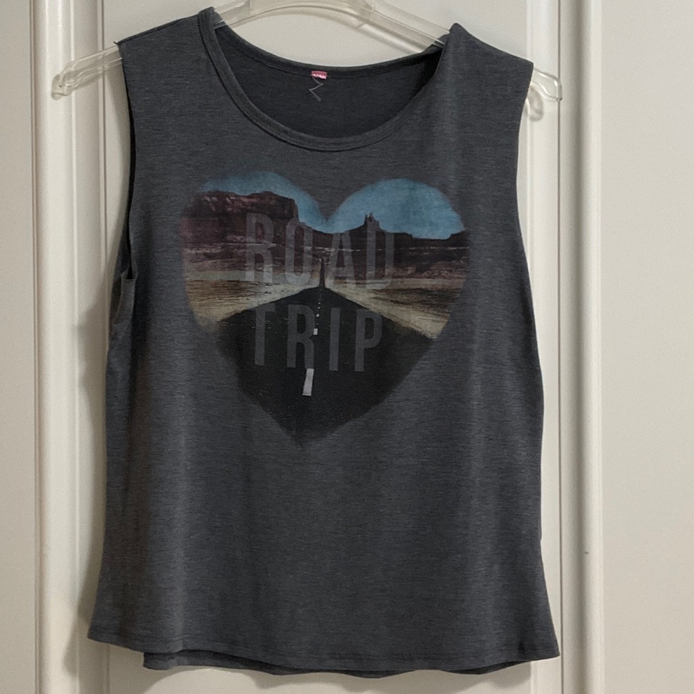 Gray Sleeveless ROAD TRIP Graphic Top